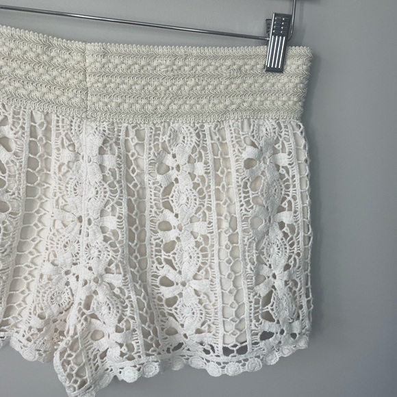 Full Tilt crochet two tone floral shorts large - Picture 6 of 9